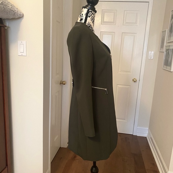 Melanie Lyne Front Zip Redingote - Picture 2 of 8